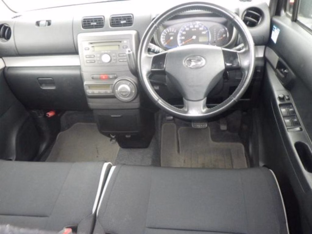 DAIHATSU MOVE CONTE