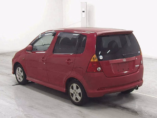 DAIHATSU YRV
