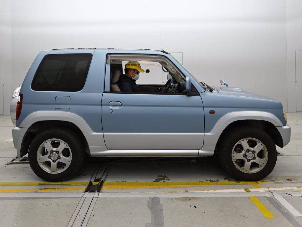 MITSUBISHI PAJERO MINI