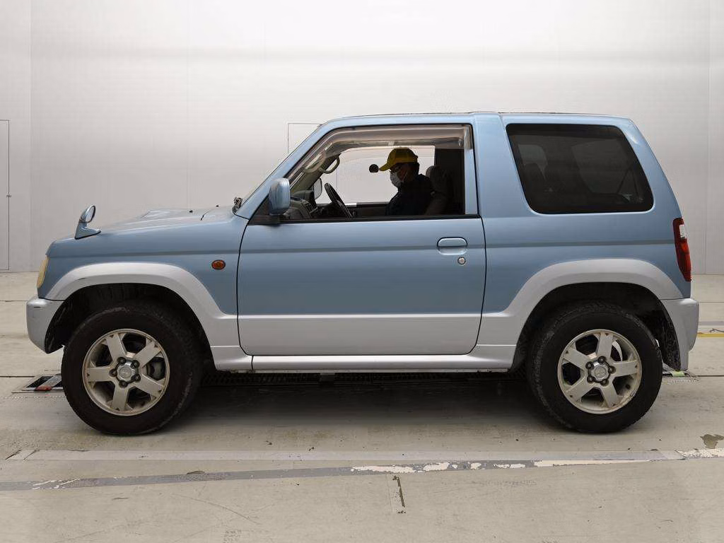 MITSUBISHI PAJERO MINI
