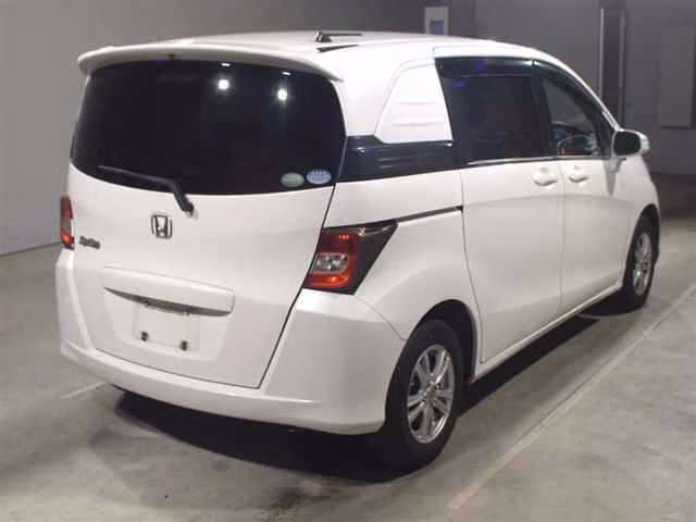 HONDA FREED SPIKE