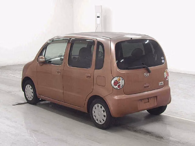 DAIHATSU MOVE LATTE