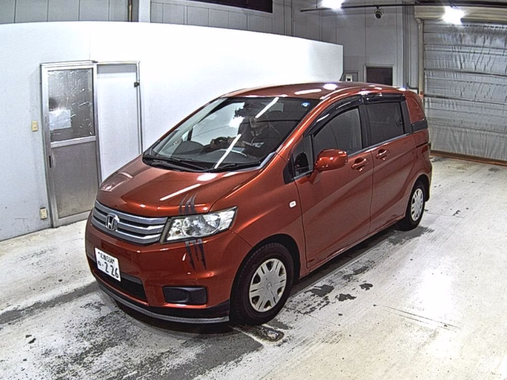 HONDA FREED SPIKE