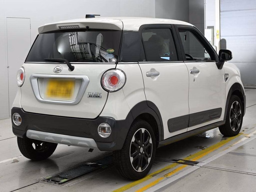 DAIHATSU CAST