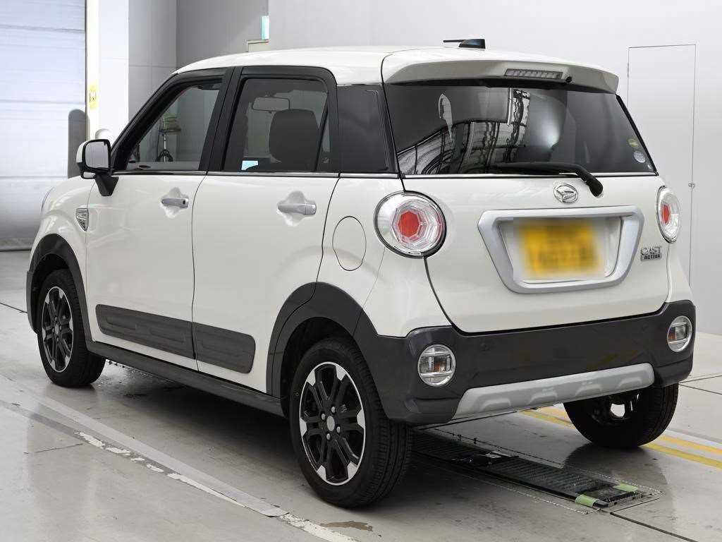 DAIHATSU CAST