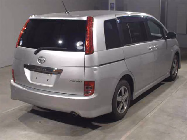 TOYOTA ISIS