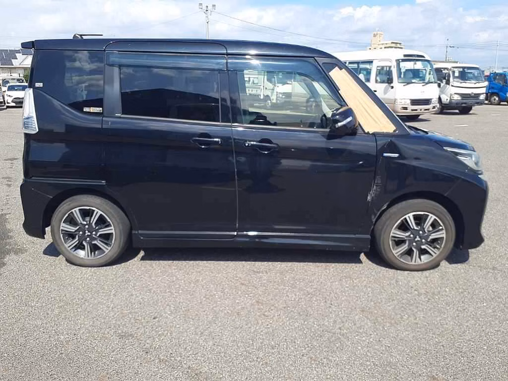 MITSUBISHI DELICA D:2