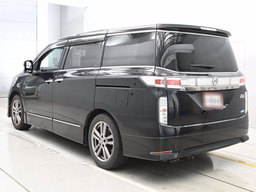 NISSAN ELGRAND