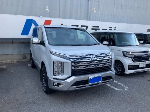 Mitsubishi Delica D:5