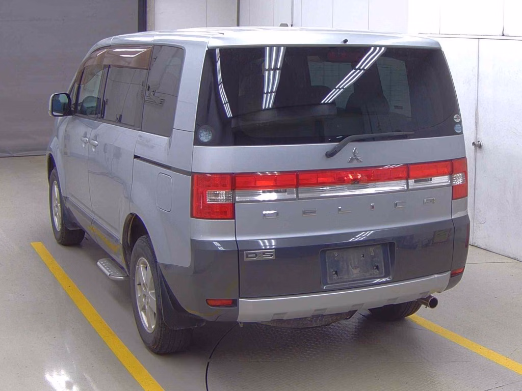 MITSUBISHI DELICA D:5