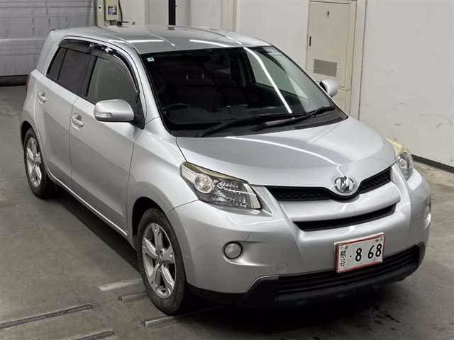 TOYOTA IST