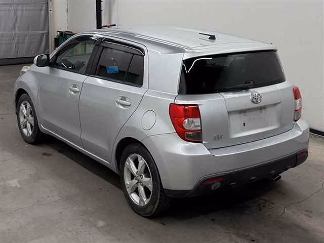 TOYOTA IST