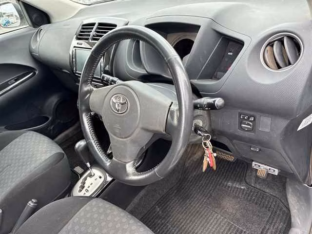 TOYOTA IST