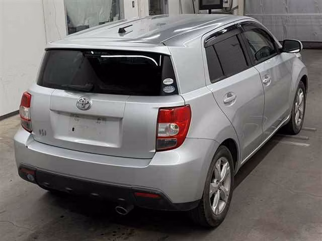 TOYOTA IST