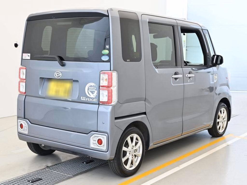 DAIHATSU WAKE
