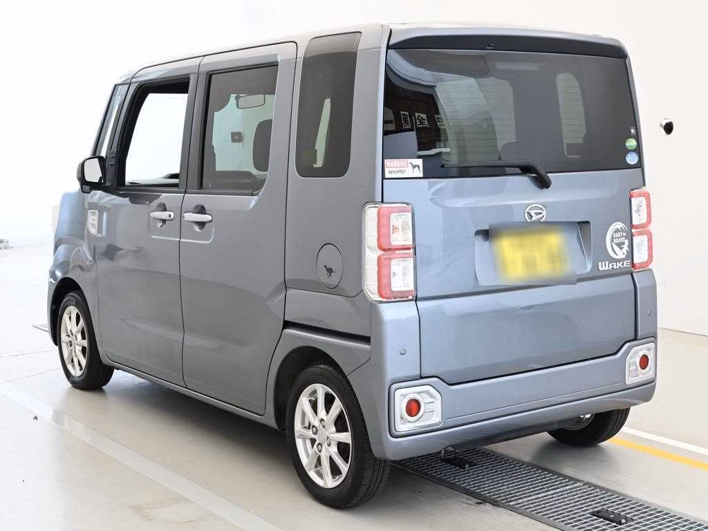 DAIHATSU WAKE