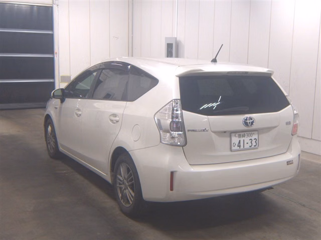 TOYOTA PRIUS ALPHA