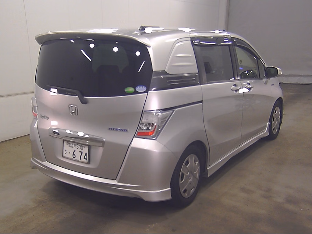 HONDA FREED SPIKE