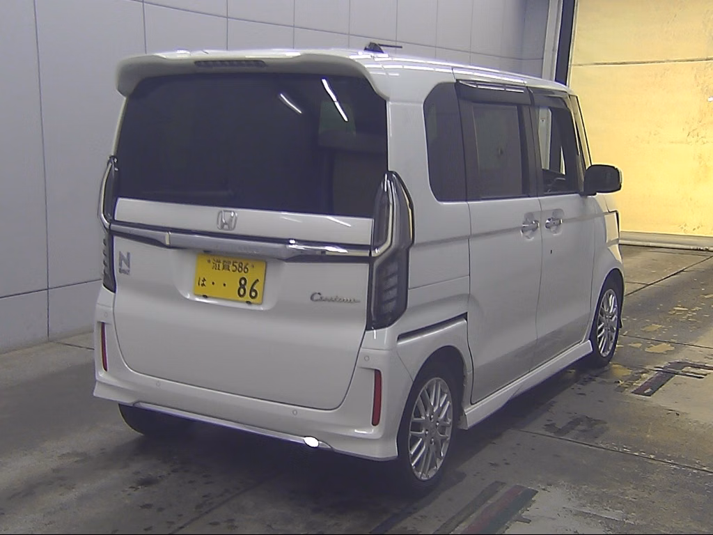 HONDA N-BOX