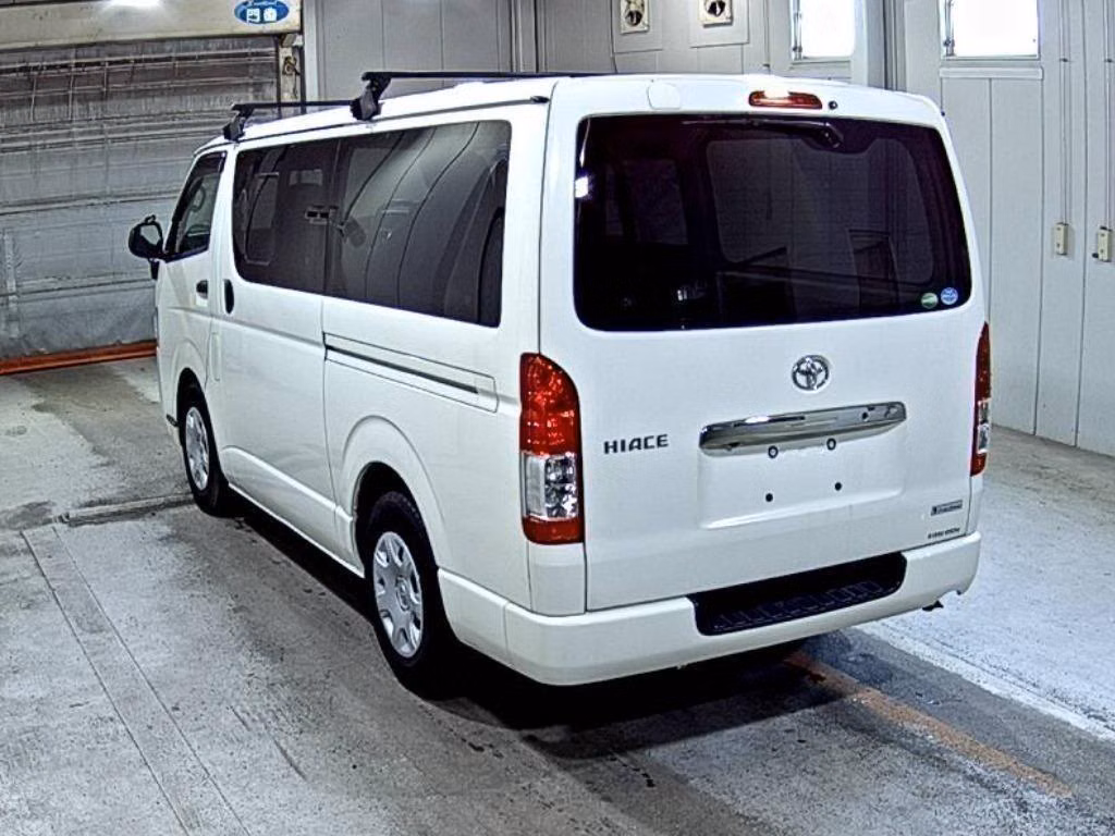 TOYOTA REGIUS ACE