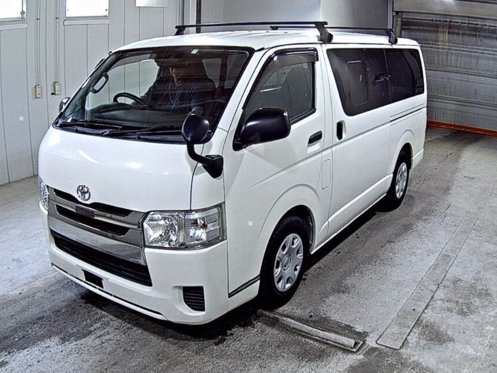 TOYOTA REGIUS ACE