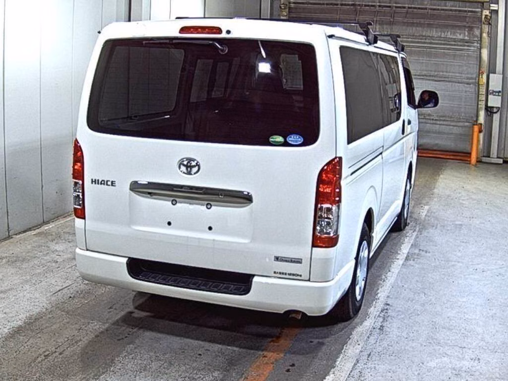 TOYOTA REGIUS ACE