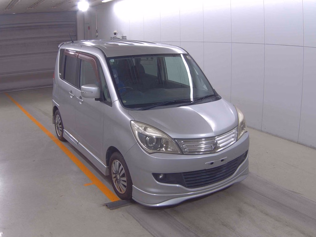 MITSUBISHI DELICA D:2