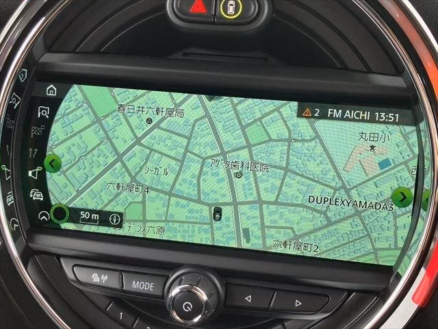 MINI HATCH