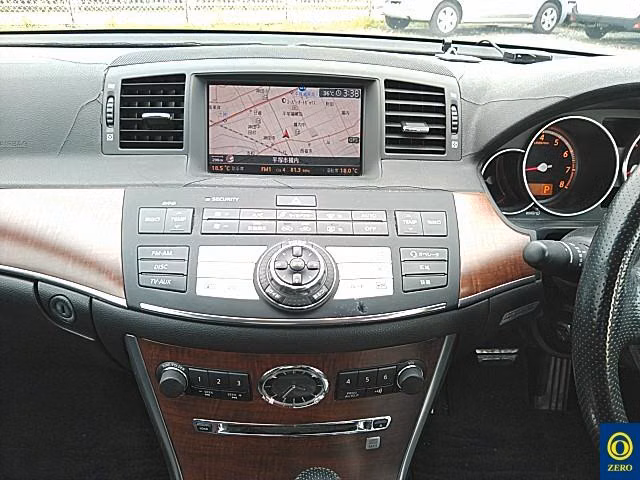 NISSAN FUGA