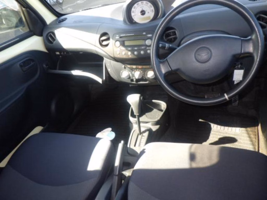 DAIHATSU ESSE