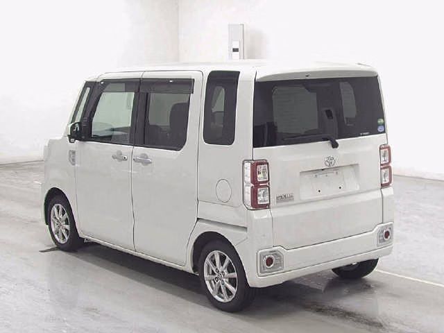 TOYOTA PIXIS MEGA