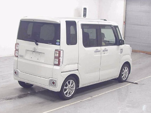 TOYOTA PIXIS MEGA