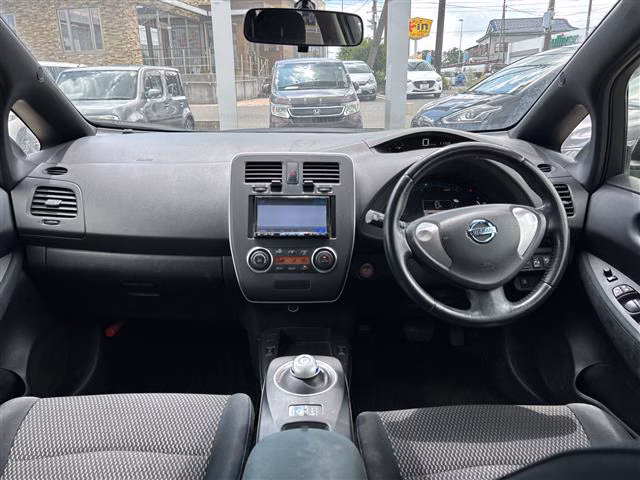 NISSAN LEAF