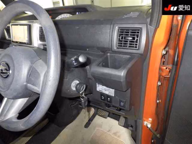 DAIHATSU WAKE
