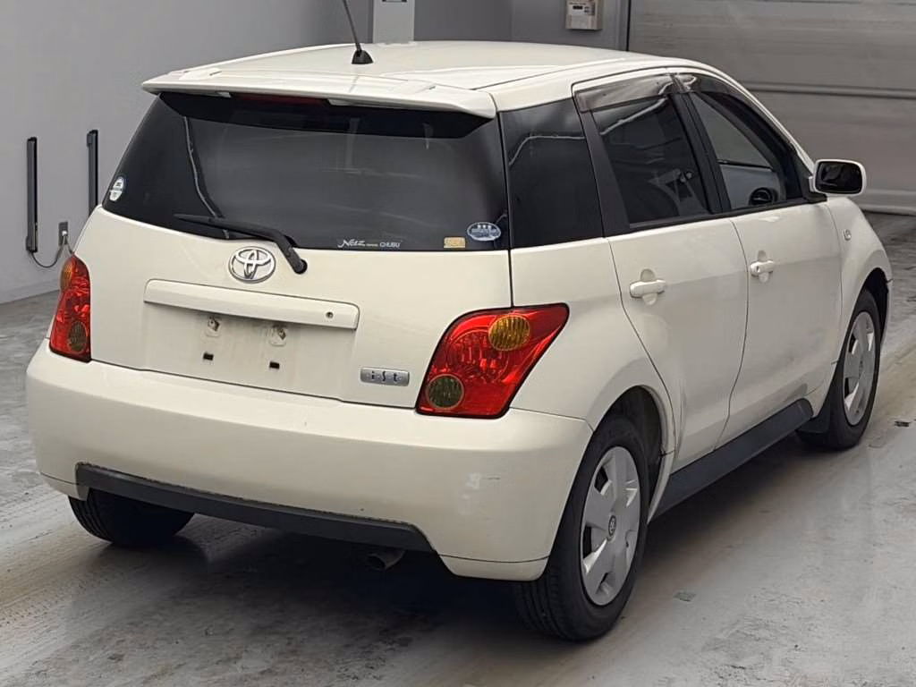 TOYOTA IST