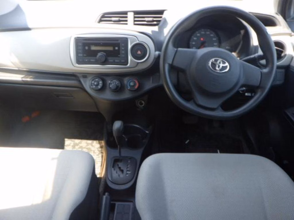 TOYOTA VITZ
