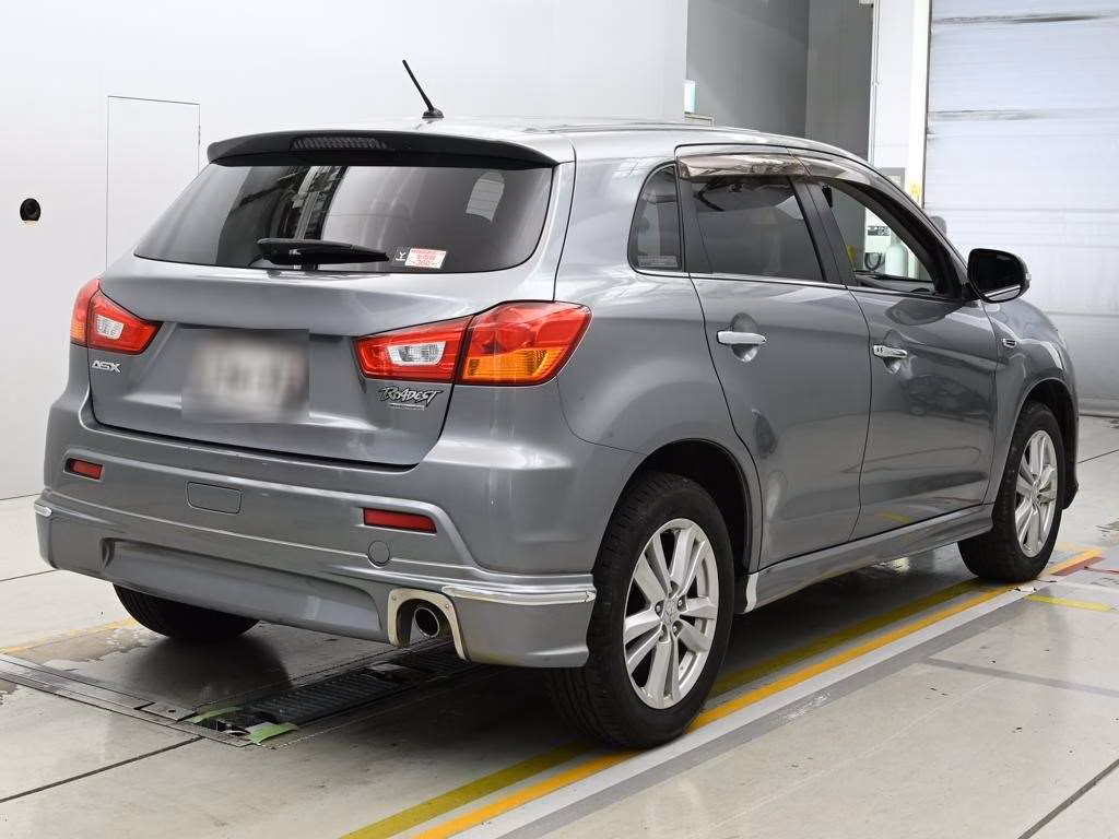 MITSUBISHI RVR