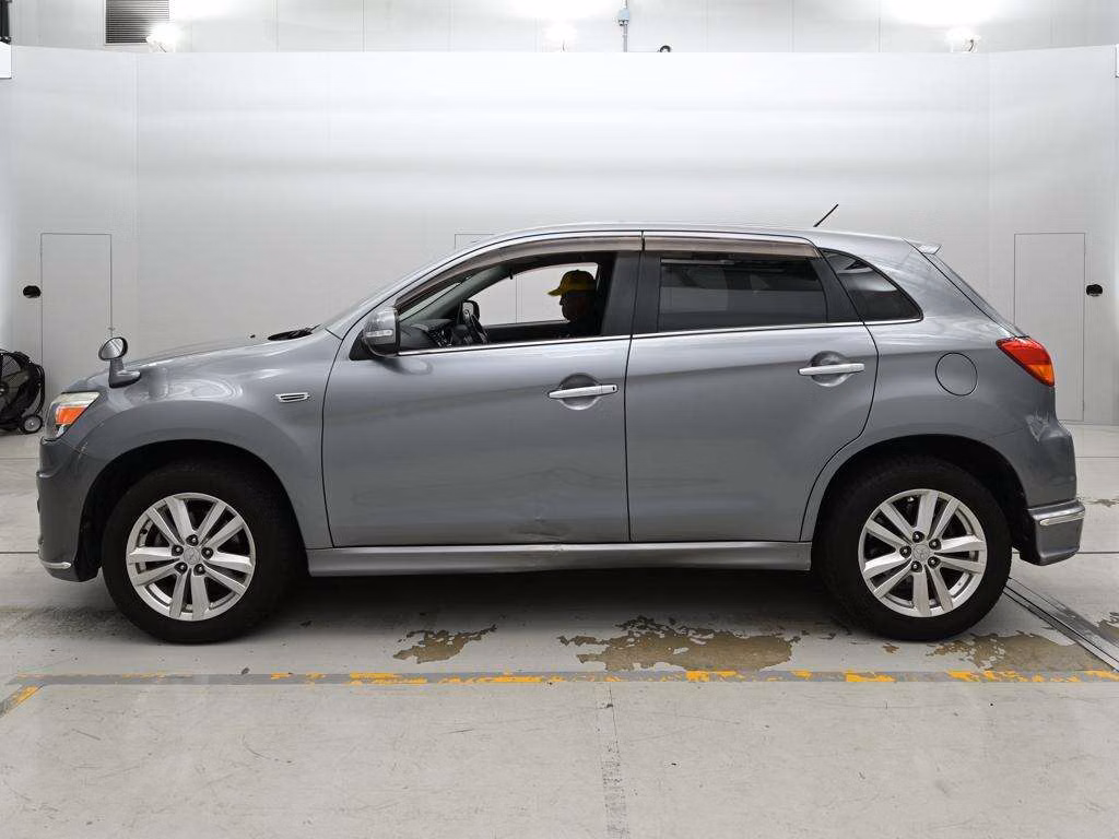 MITSUBISHI RVR