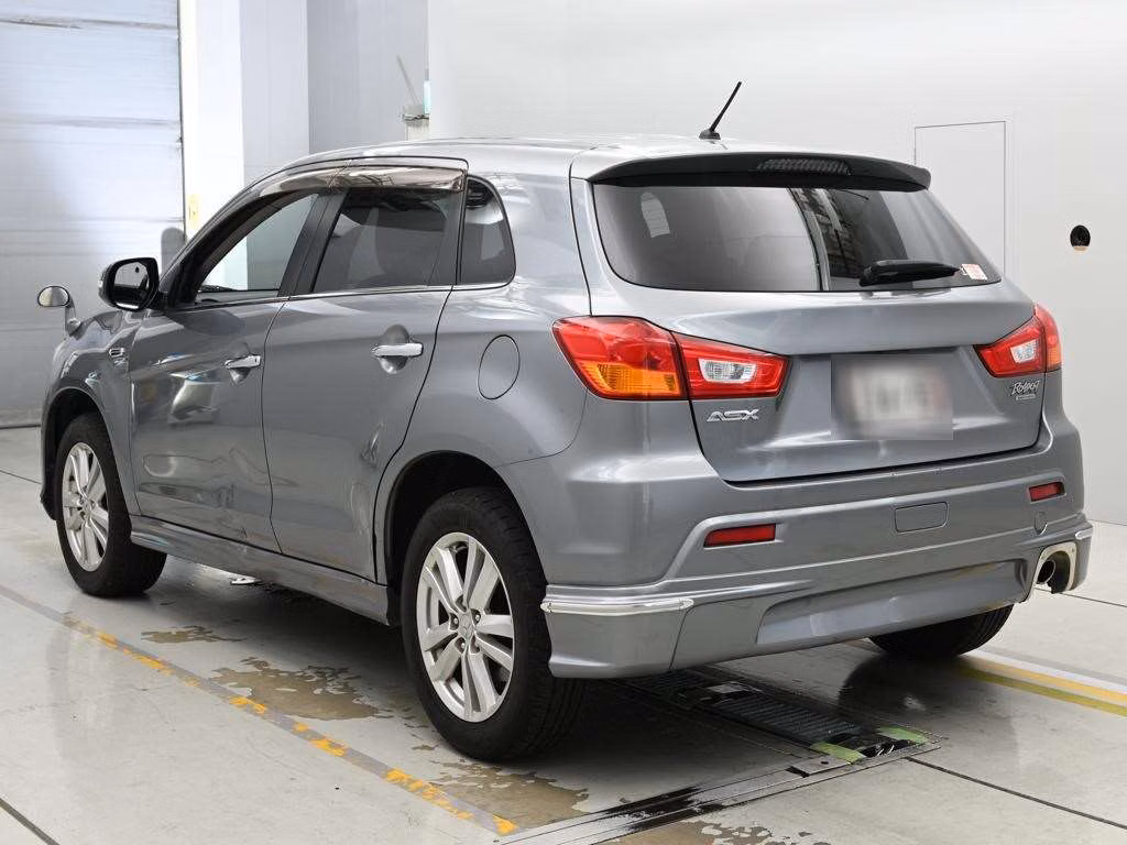 MITSUBISHI RVR