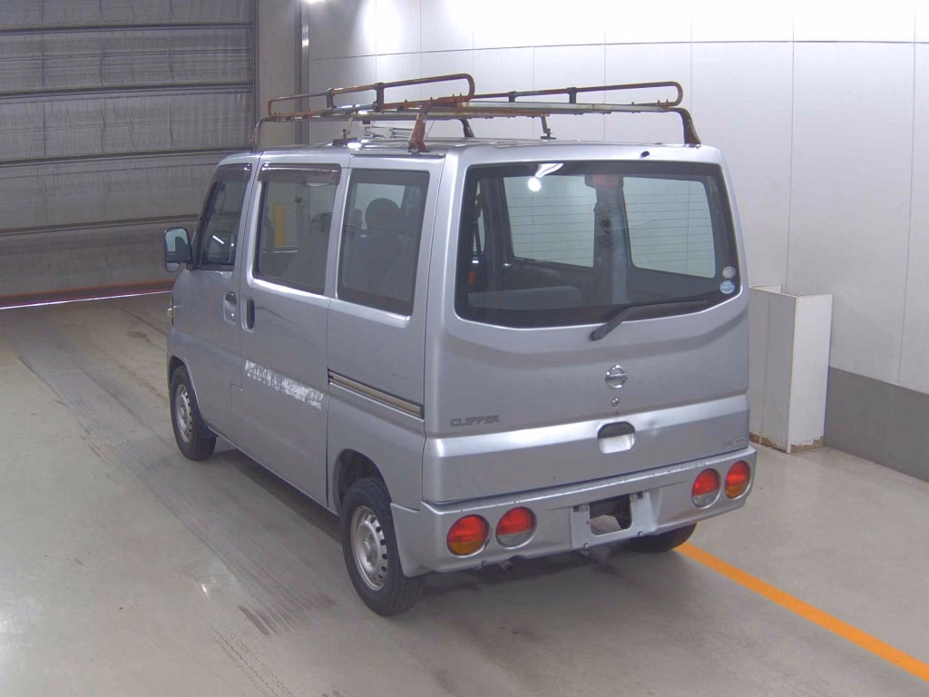 NISSAN CLIPPER
