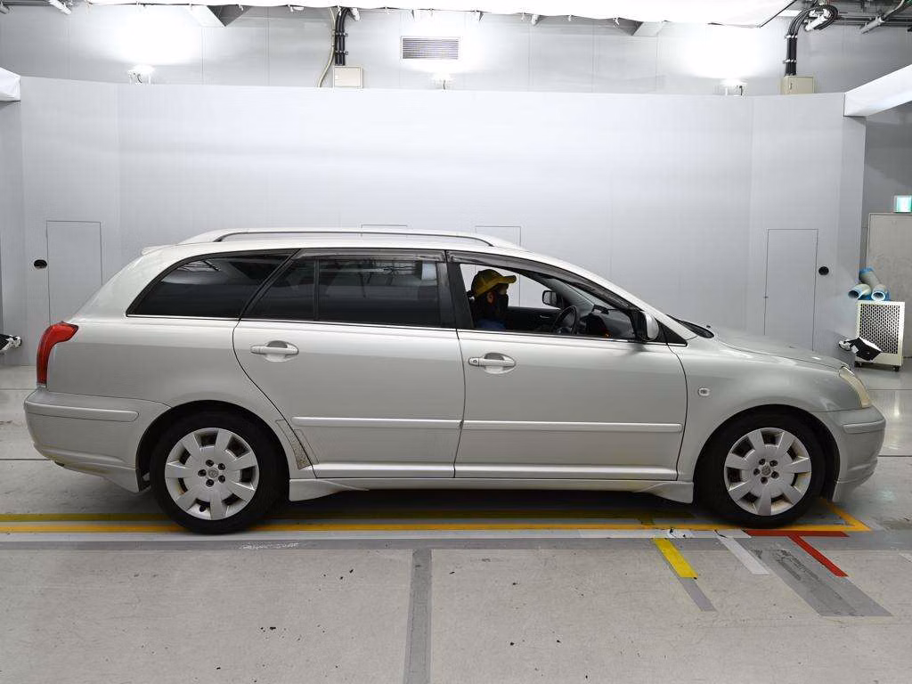 TOYOTA AVENSIS