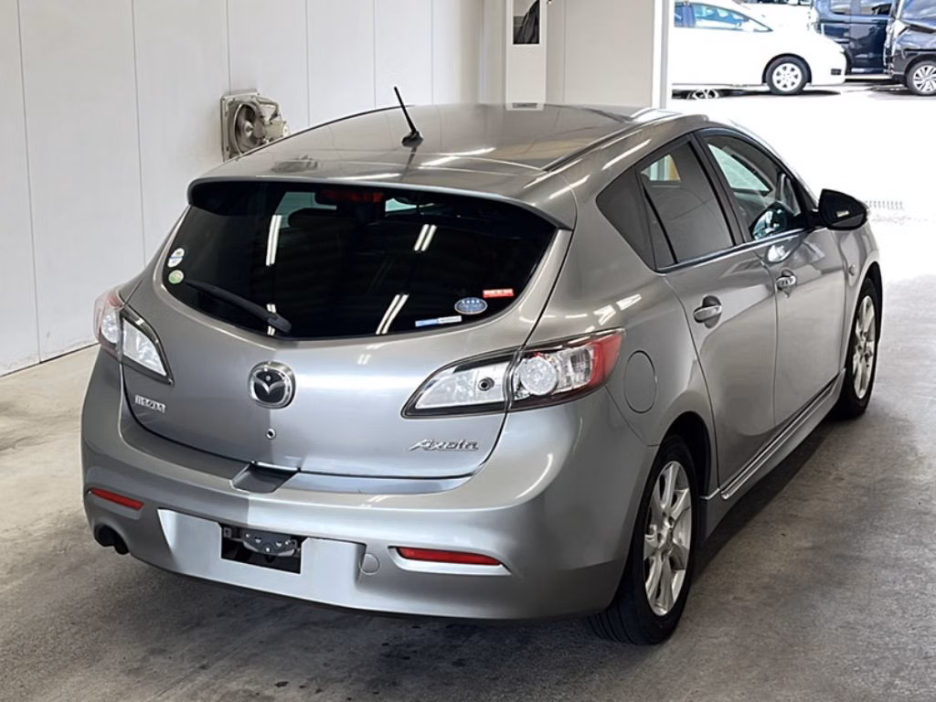 MAZDA AXELA