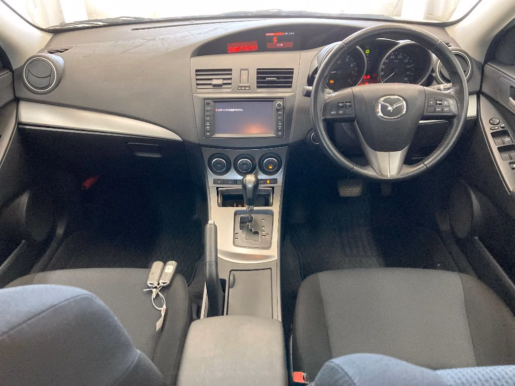 MAZDA AXELA