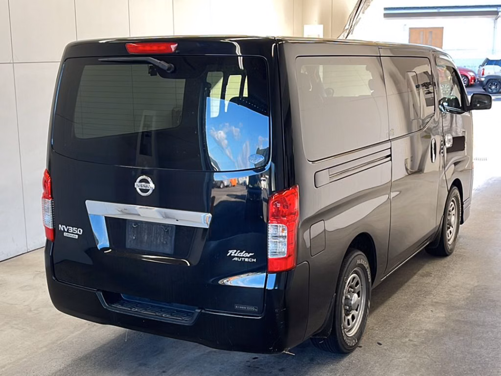 NISSAN NV350 CARAVAN