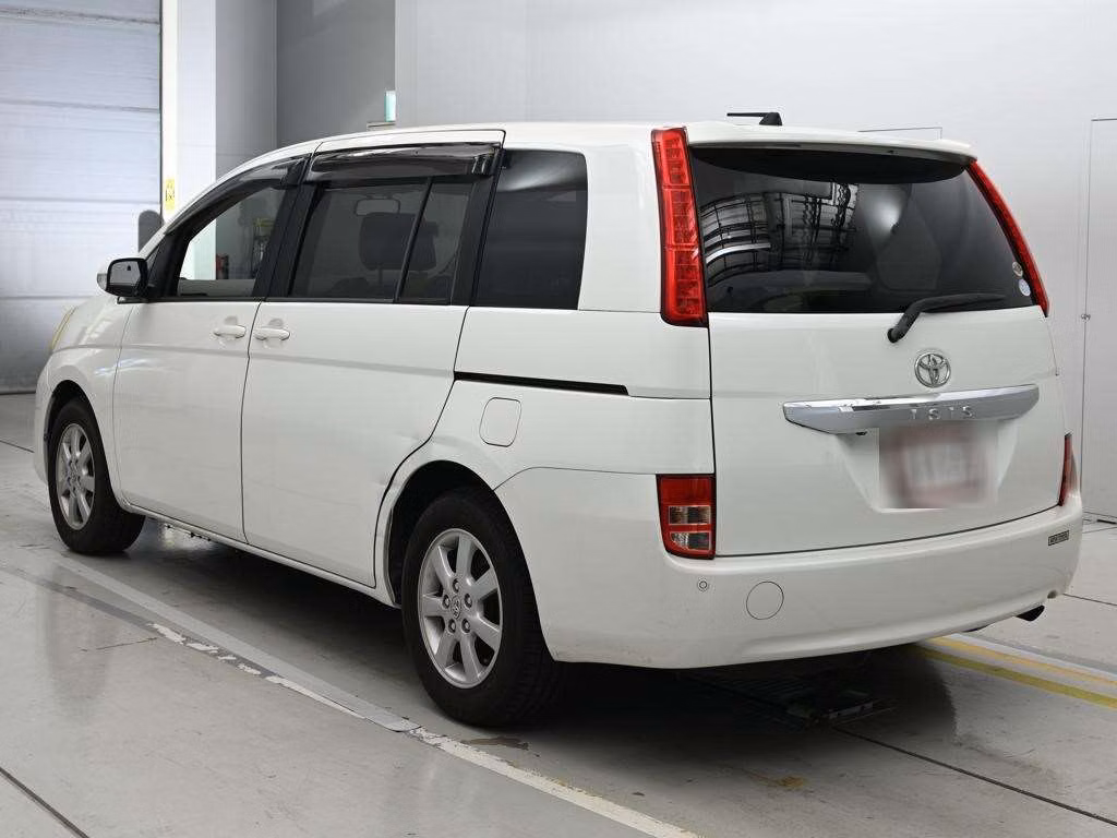 TOYOTA ISIS