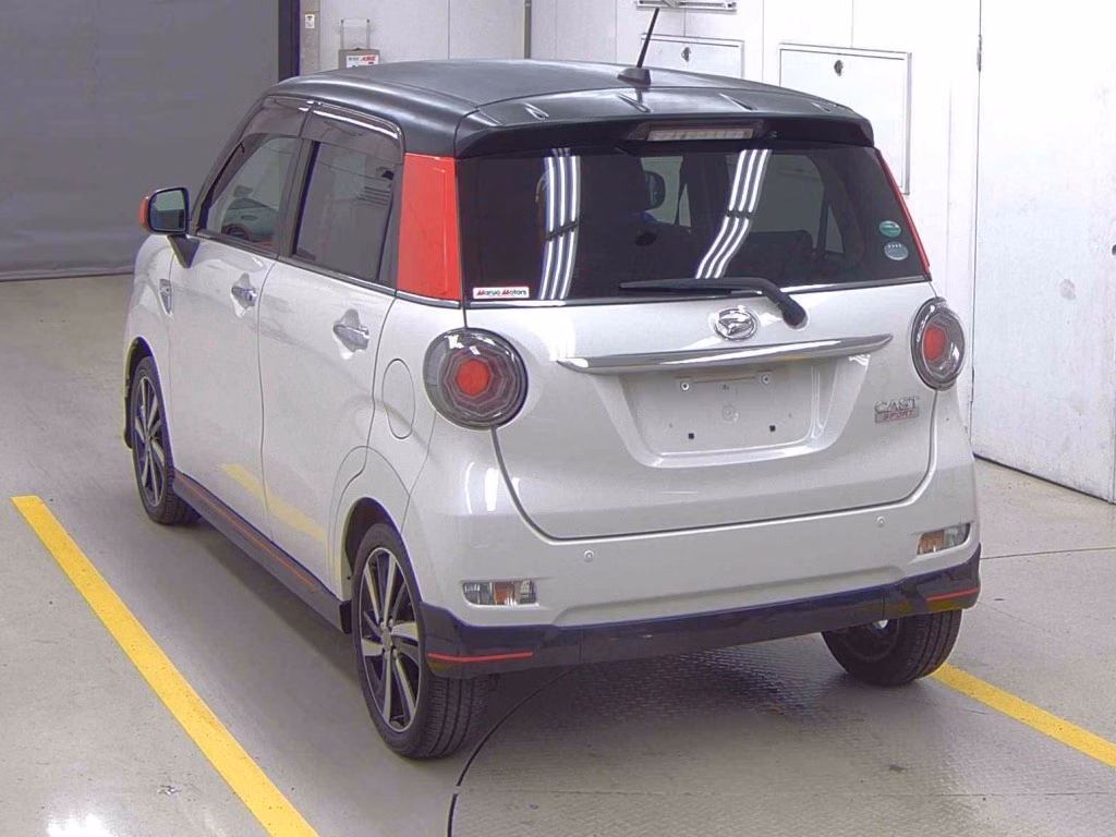 DAIHATSU CAST