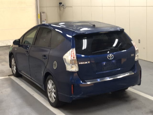 TOYOTA PRIUS ALPHA