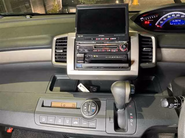 HONDA FREED SPIKE