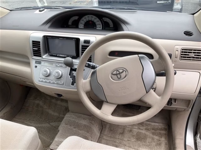 TOYOTA RAUM