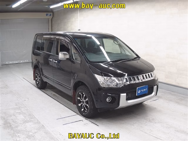 MITSUBISHI DELICA D:5